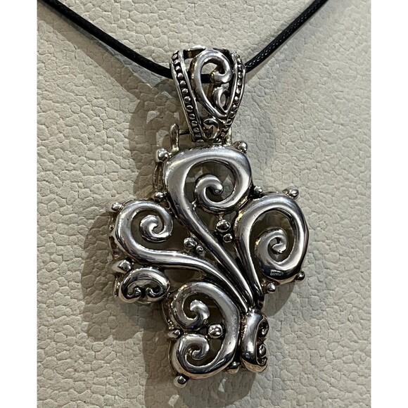 Vtg Best Filigree Victorian Goth Metal Cross Pendant Necklace 16in ~ 18in - Picture 2 of 6